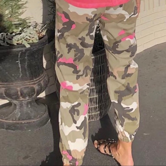 PINK CAMO PRINT ELASTIC WAIST PANTS-JOGGERS - Picture 2 of 6